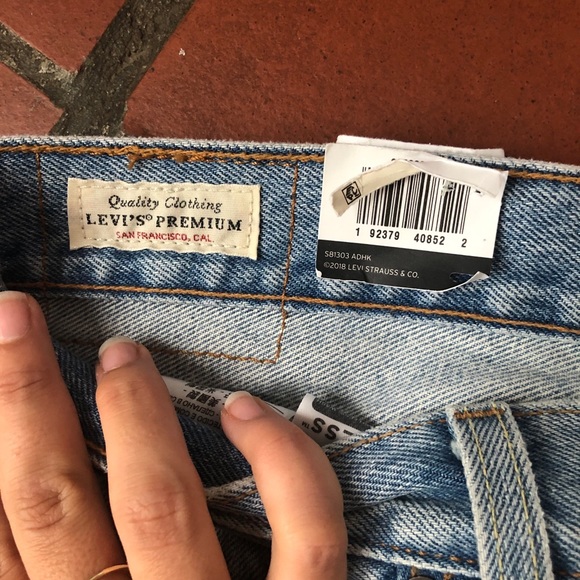 NWT Levi’s - Picture 5 of 5